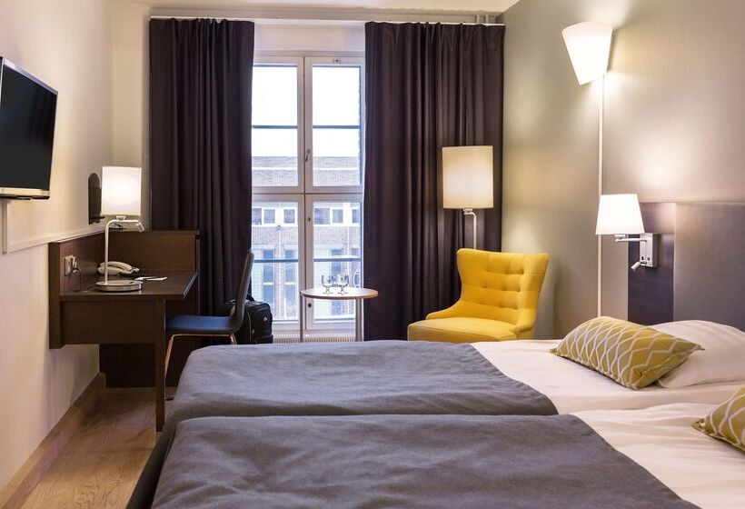 ホテル Scandic Grand Marina