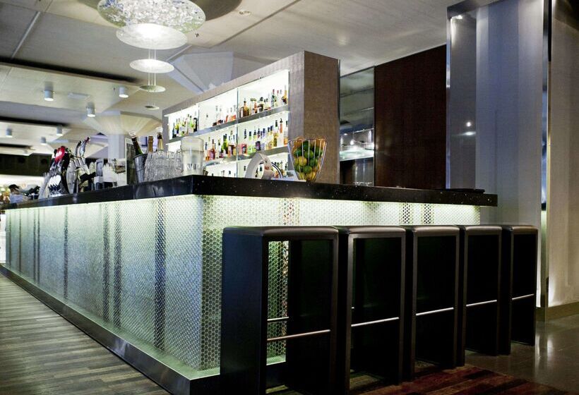 ホテル Scandic Grand Marina