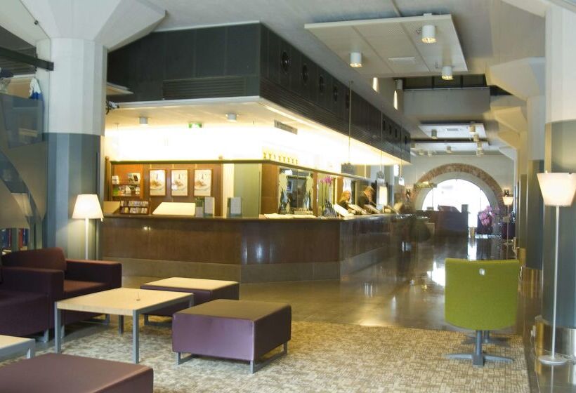 ホテル Scandic Grand Marina