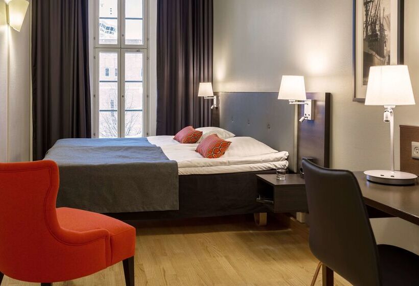 ホテル Scandic Grand Marina