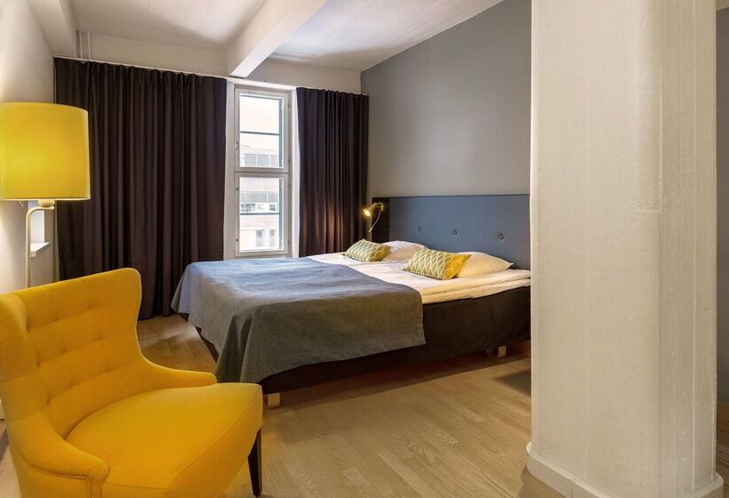 ホテル Scandic Grand Marina