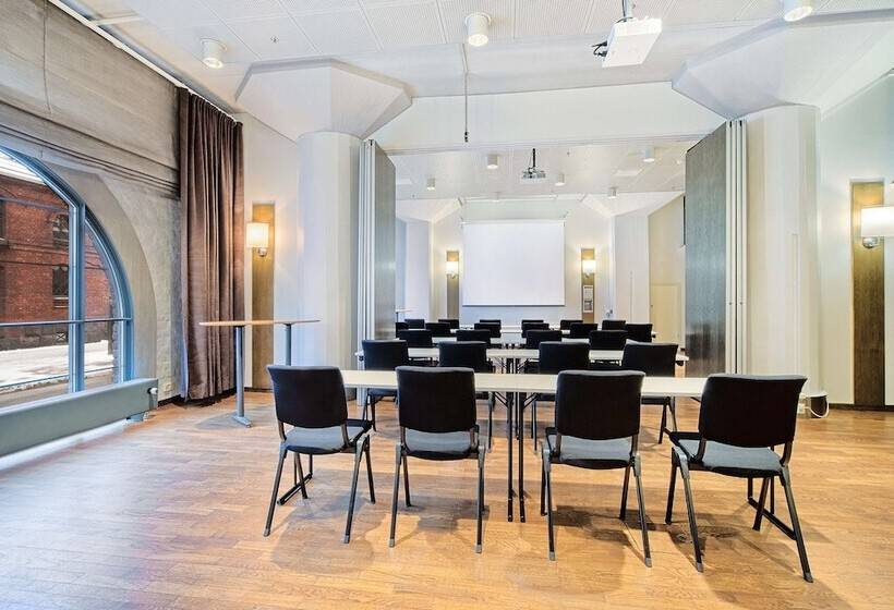 ホテル Scandic Grand Marina