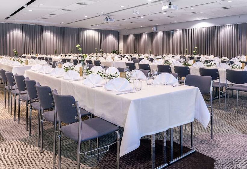 ホテル Scandic Grand Marina