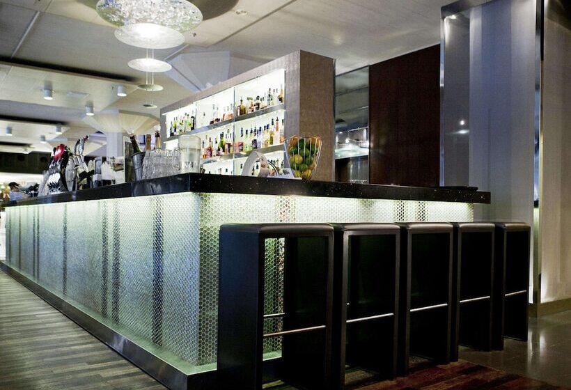 ホテル Scandic Grand Marina