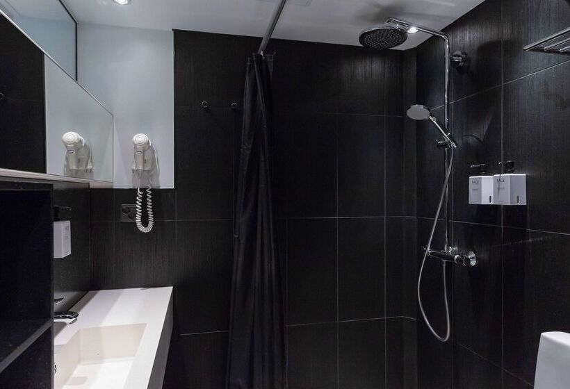 ホテル Scandic Tampere Hameenpuisto