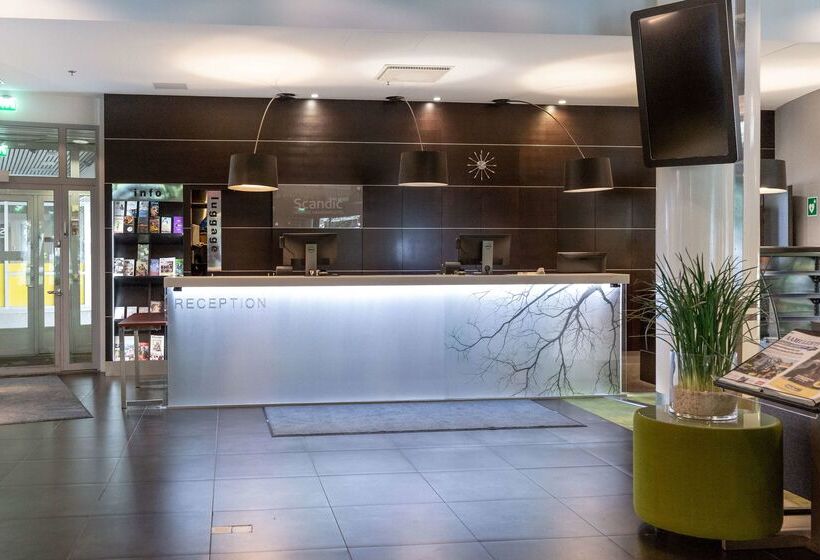 ホテル Scandic Tampere Hameenpuisto