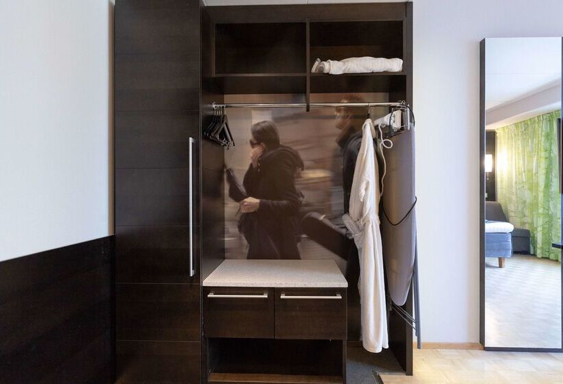 ホテル Scandic Tampere Hameenpuisto