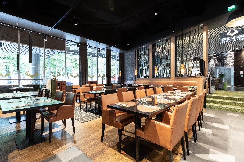 ホテル Scandic Tampere Hameenpuisto