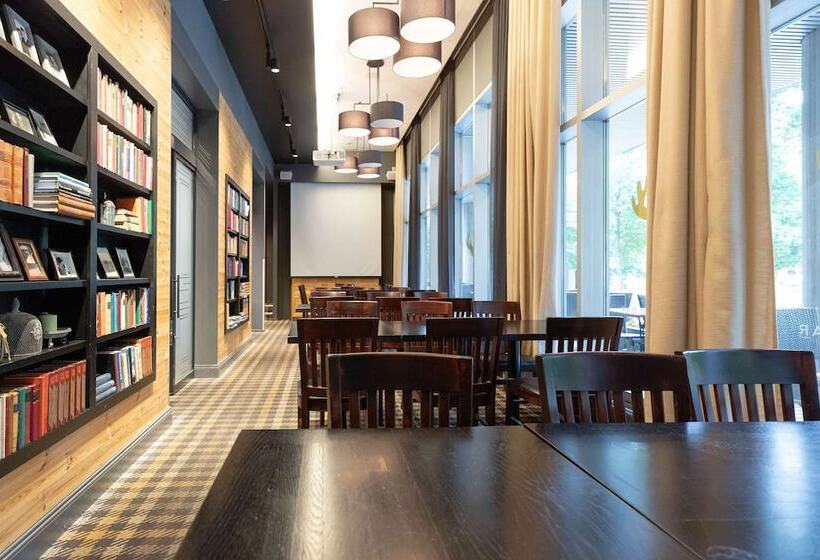 ホテル Scandic Tampere Hameenpuisto