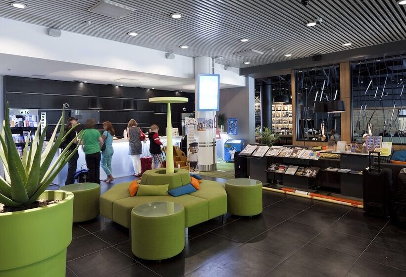 ホテル Scandic Tampere Hameenpuisto