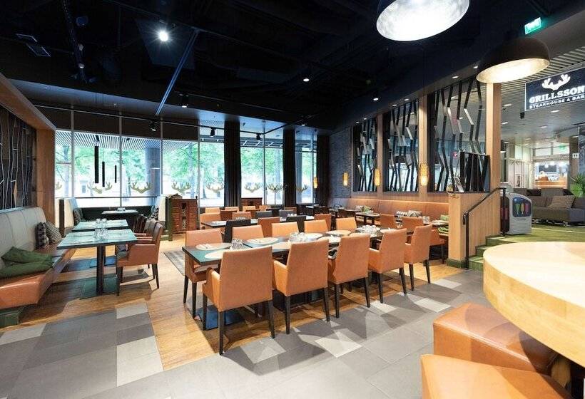 ホテル Scandic Tampere Hameenpuisto