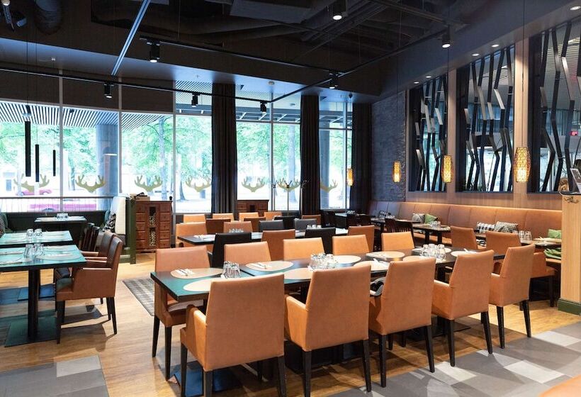 ホテル Scandic Tampere Hameenpuisto