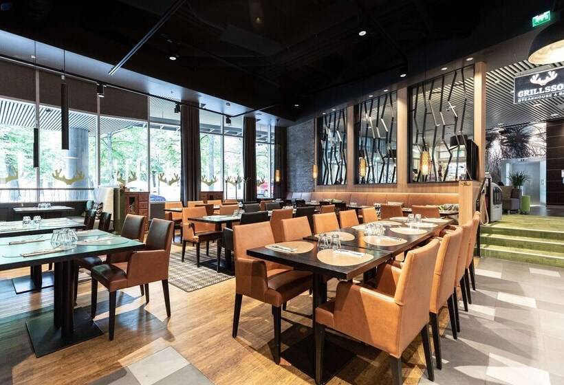 ホテル Scandic Tampere Hameenpuisto