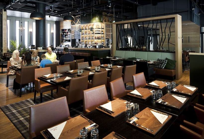 ホテル Scandic Tampere Hameenpuisto