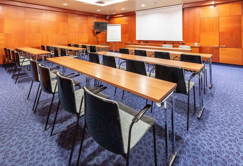 ホテル Scandic Tampere Koskipuisto