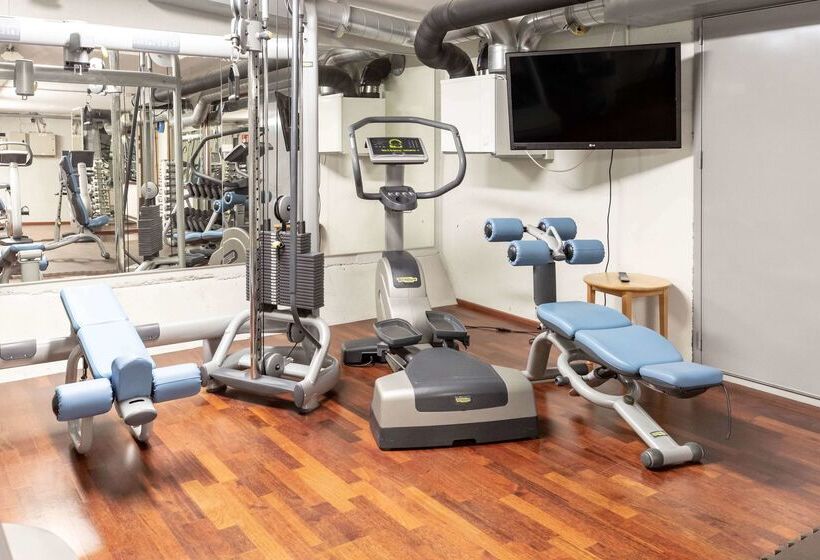 ホテル Scandic Tampere Koskipuisto