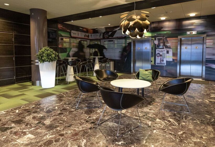 ホテル Scandic Tampere Koskipuisto