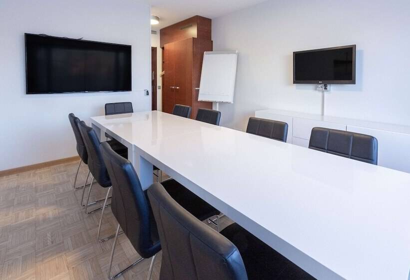 ホテル Scandic Tampere Koskipuisto