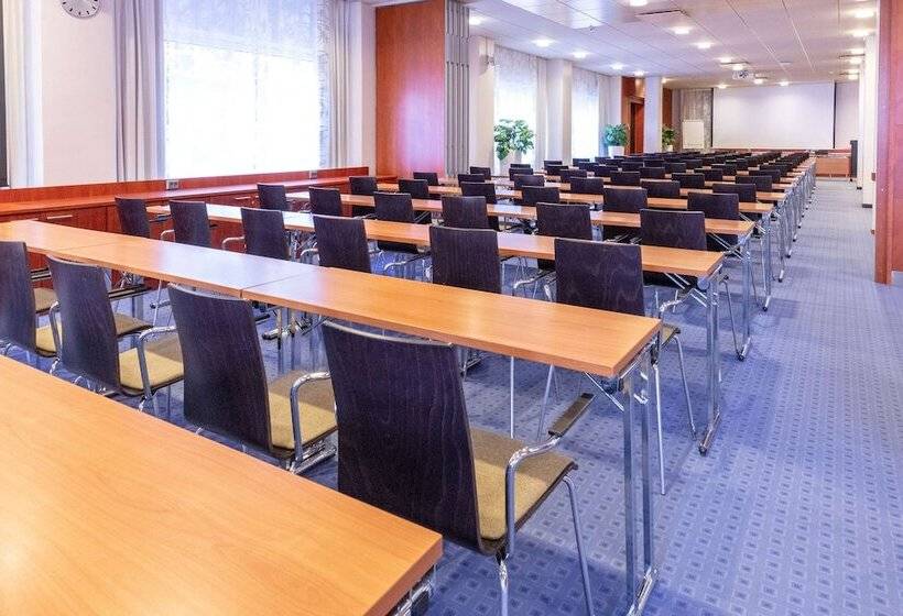 ホテル Scandic Tampere Koskipuisto