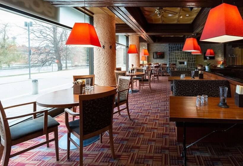 ホテル Scandic Tampere Koskipuisto