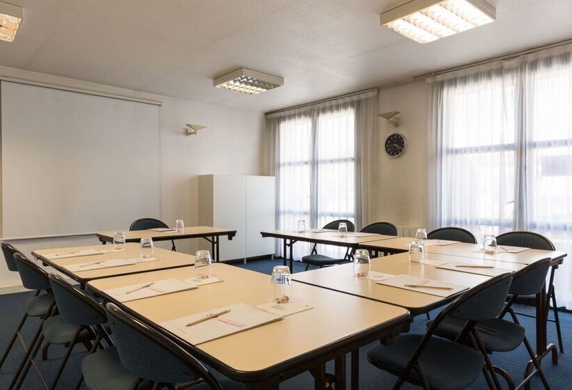 호텔 Kyriad Annecy Nord Epagny