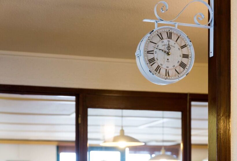 호텔 Kyriad Annecy Nord Epagny