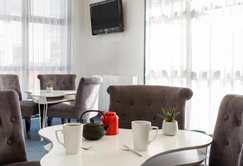 호텔 Kyriad Annecy Nord Epagny