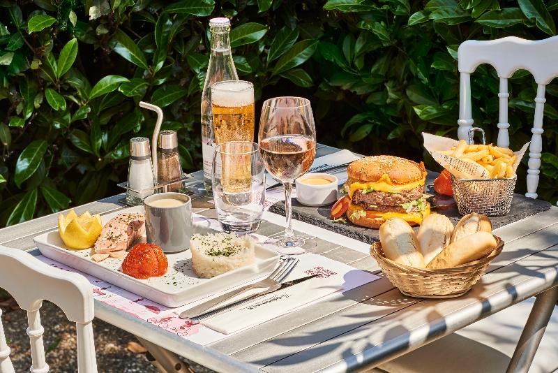 ホテル The Originals City Hôtel La Verrière Yvelines