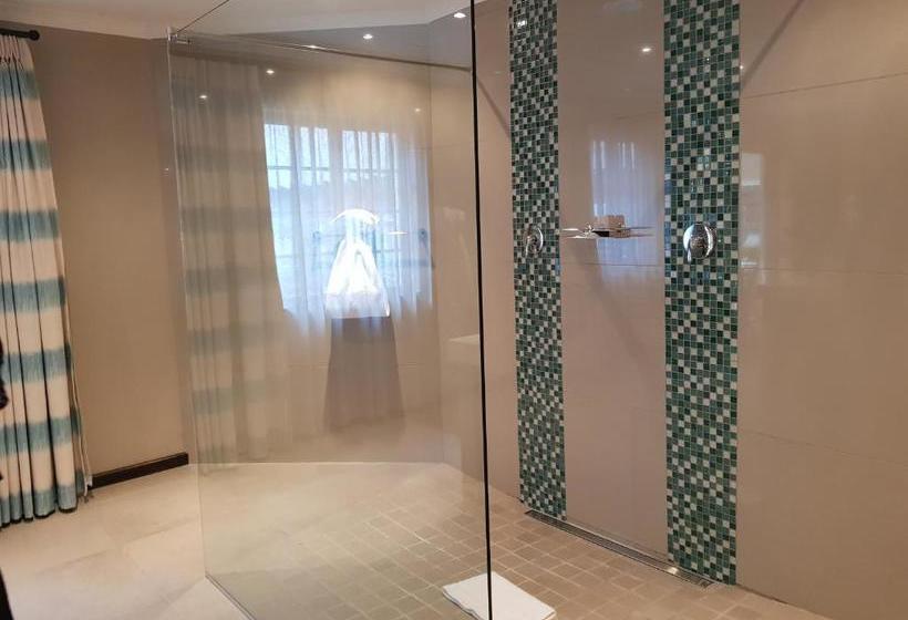 هتل The Wilderness