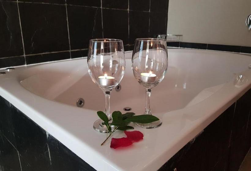 هتل The Wilderness