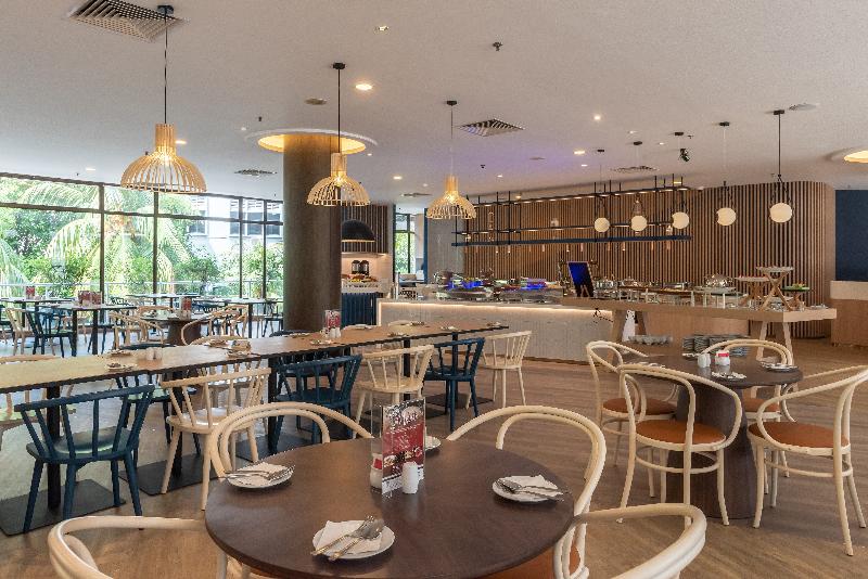 هتل Ywca Fort Canning