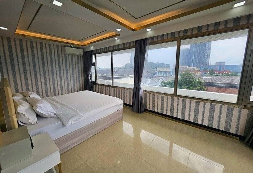 Mermaid Beach Resort