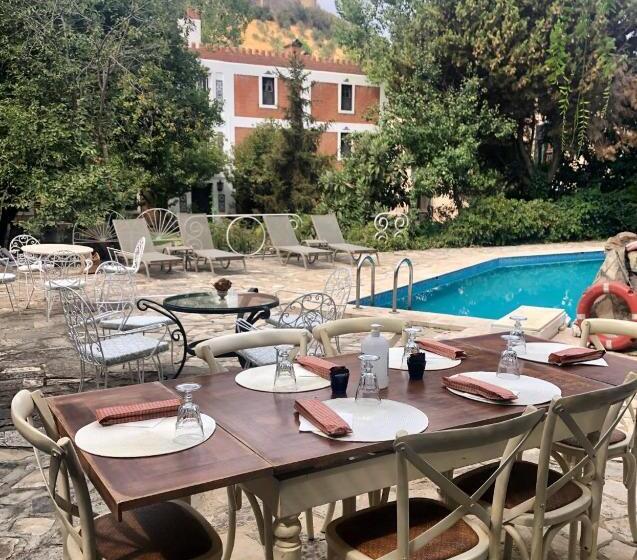 モーテル Kalehan