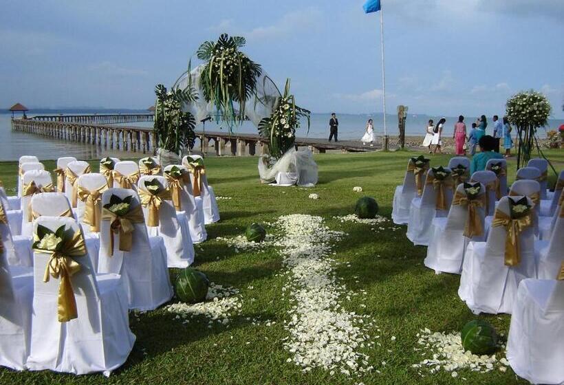 Rayong Resort Hotel โรงแรมระยองรีสอร์ท