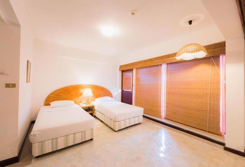 Rayong Resort Hotel โรงแรมระยองรีสอร์ท