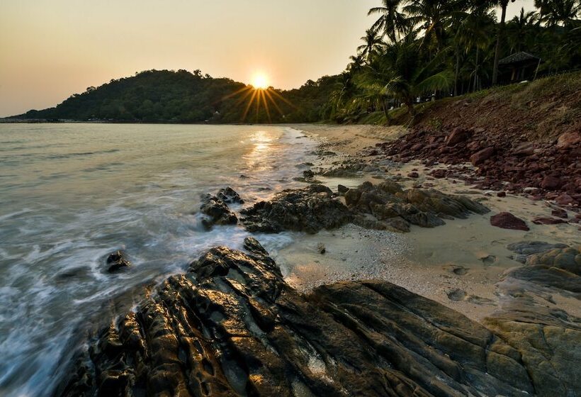 Rayong Resort Hotel โรงแรมระยองรีสอร์ท