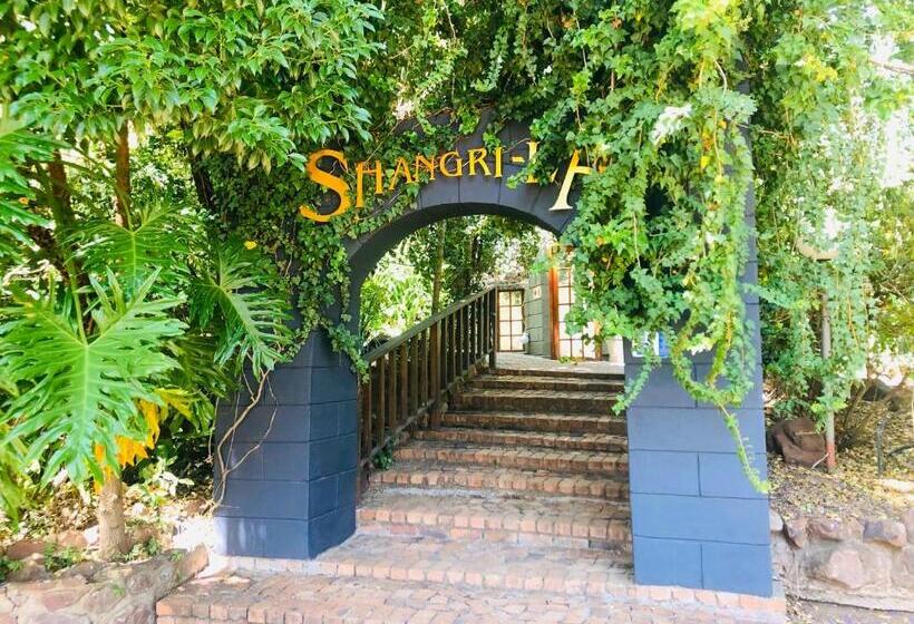 Shangri La Country Hotel & Spa