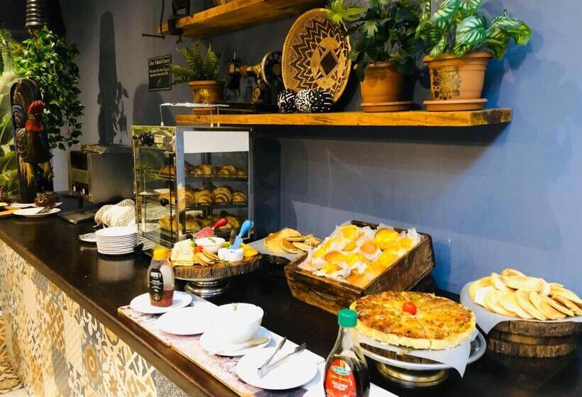 Shangri La Country Hotel & Spa