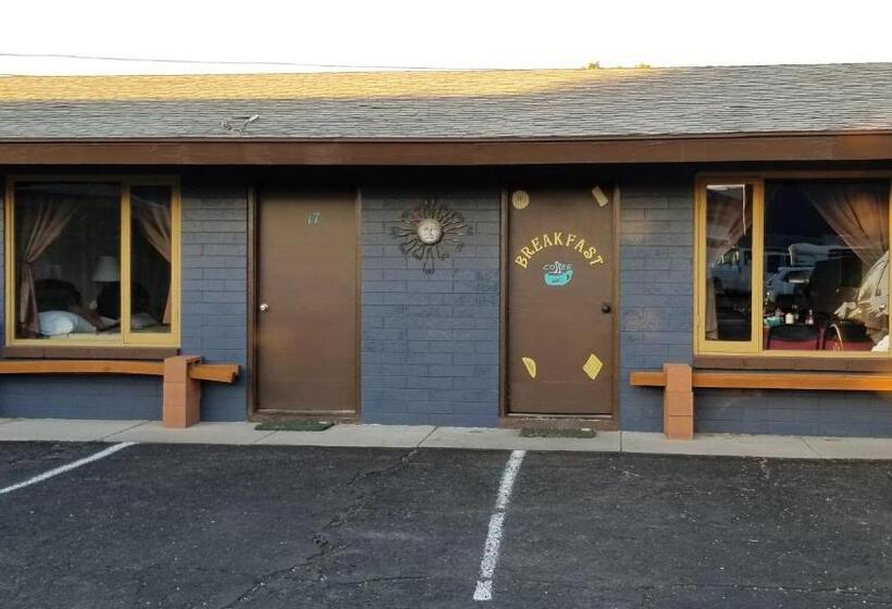Adobe Sands Motel