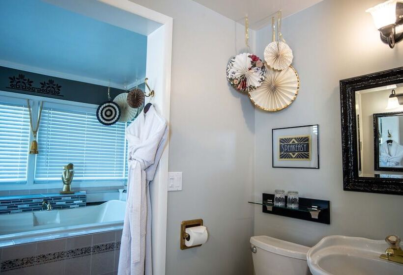 민박 The Anniversary Inn   Logan