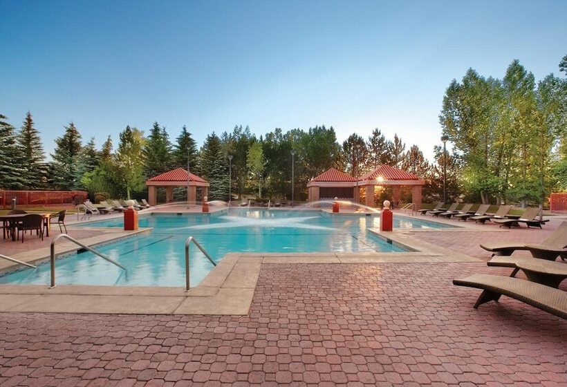 Cactus Petes Resort & Horseshu