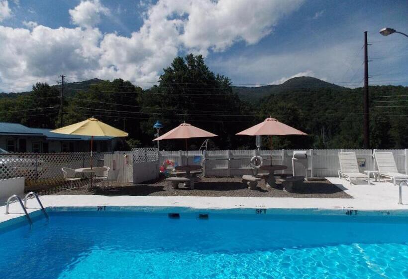 Clarketon Motel   Maggie Valley