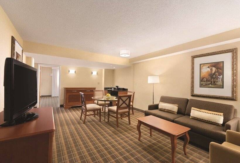 Embassy Suites Greenville Golf Resort & Conference Center