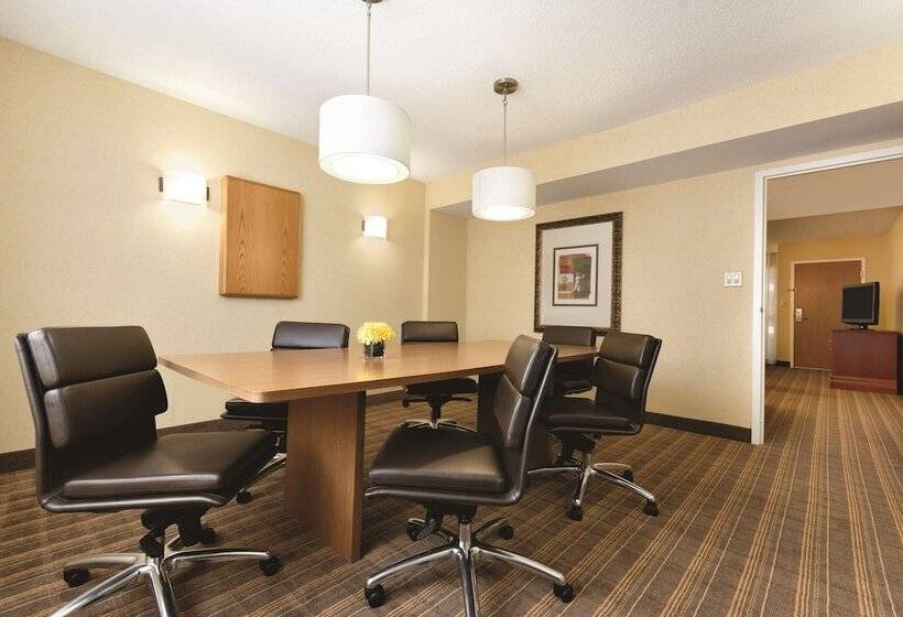 Embassy Suites Greenville Golf Resort & Conference Center