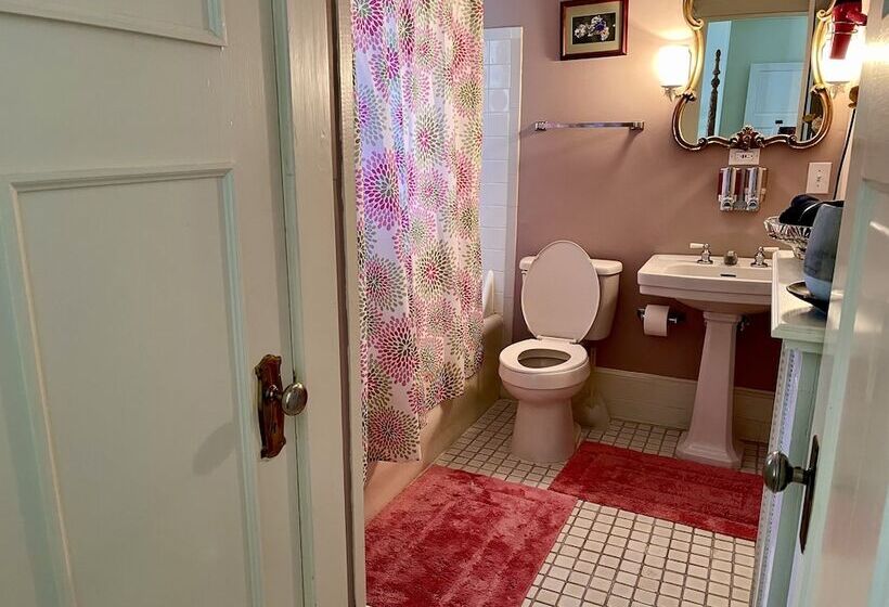 Greenwood Bed & Breakfast