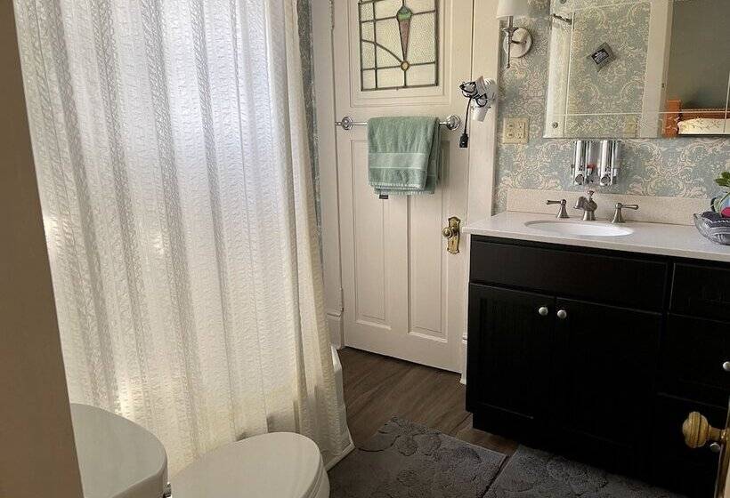 Greenwood Bed & Breakfast