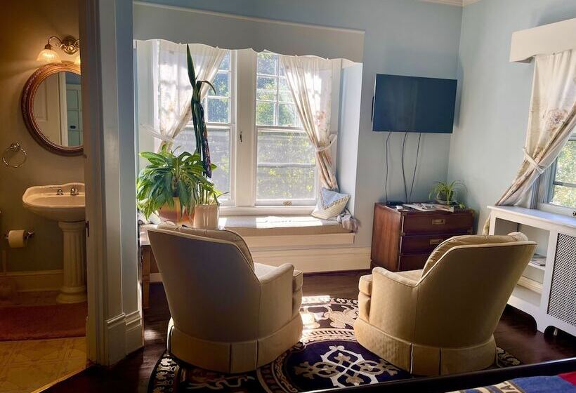 Greenwood Bed & Breakfast