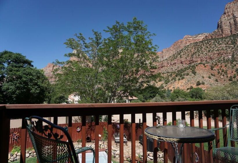 Harvest House Bed And Breakfast