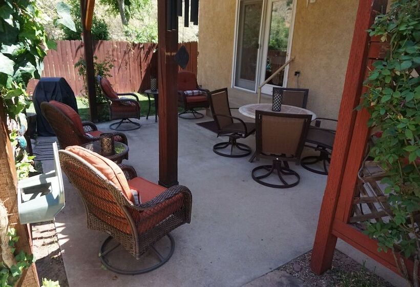 Harvest House Bed And Breakfast