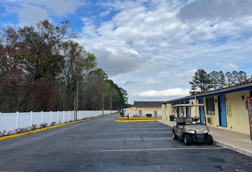 בית מלון כפרי 712 Inn